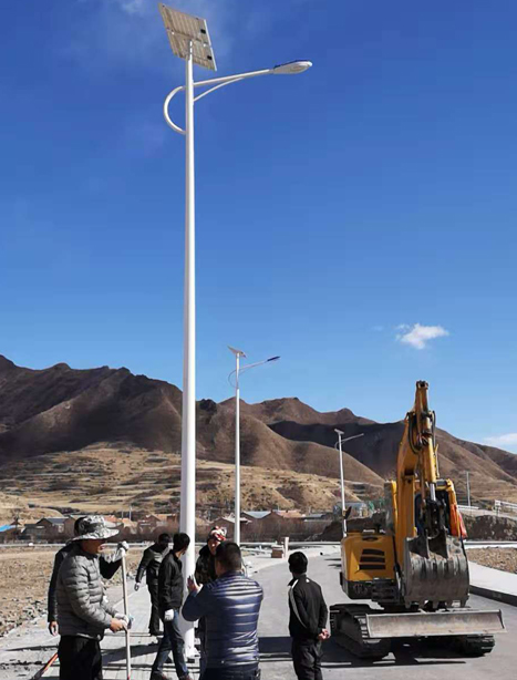 甘南碌曲10米沙湾太阳能路灯项目