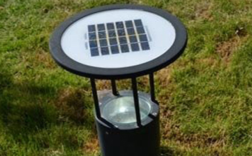 别墅庭院氛围营造：沙湾草坪灯选型与布光技巧