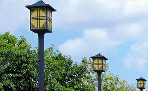 沙湾庭院灯安装间距与布灯设计全解析