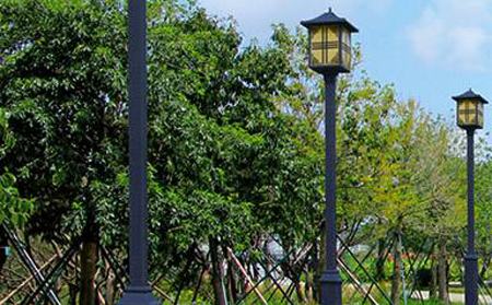 太阳能沙湾庭院灯价格为何差三倍？关键看这几点